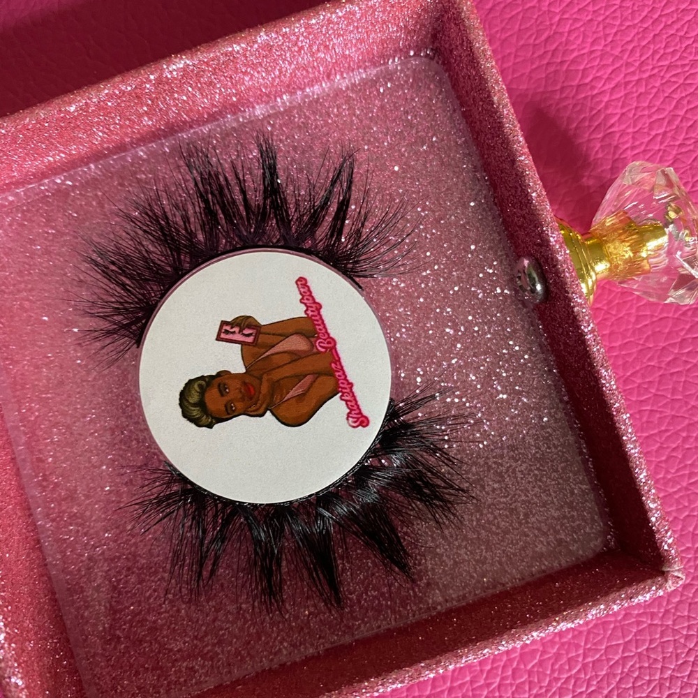 Eyelashes - Picture 3 of 5